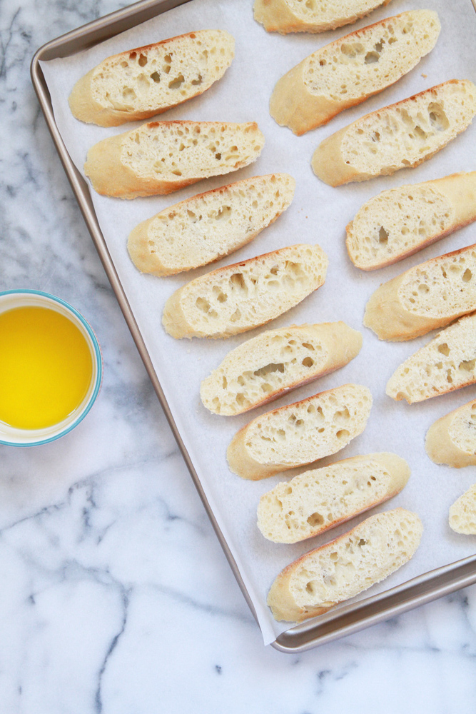 Cherry Tomato Bruschetta Recipe_toasts