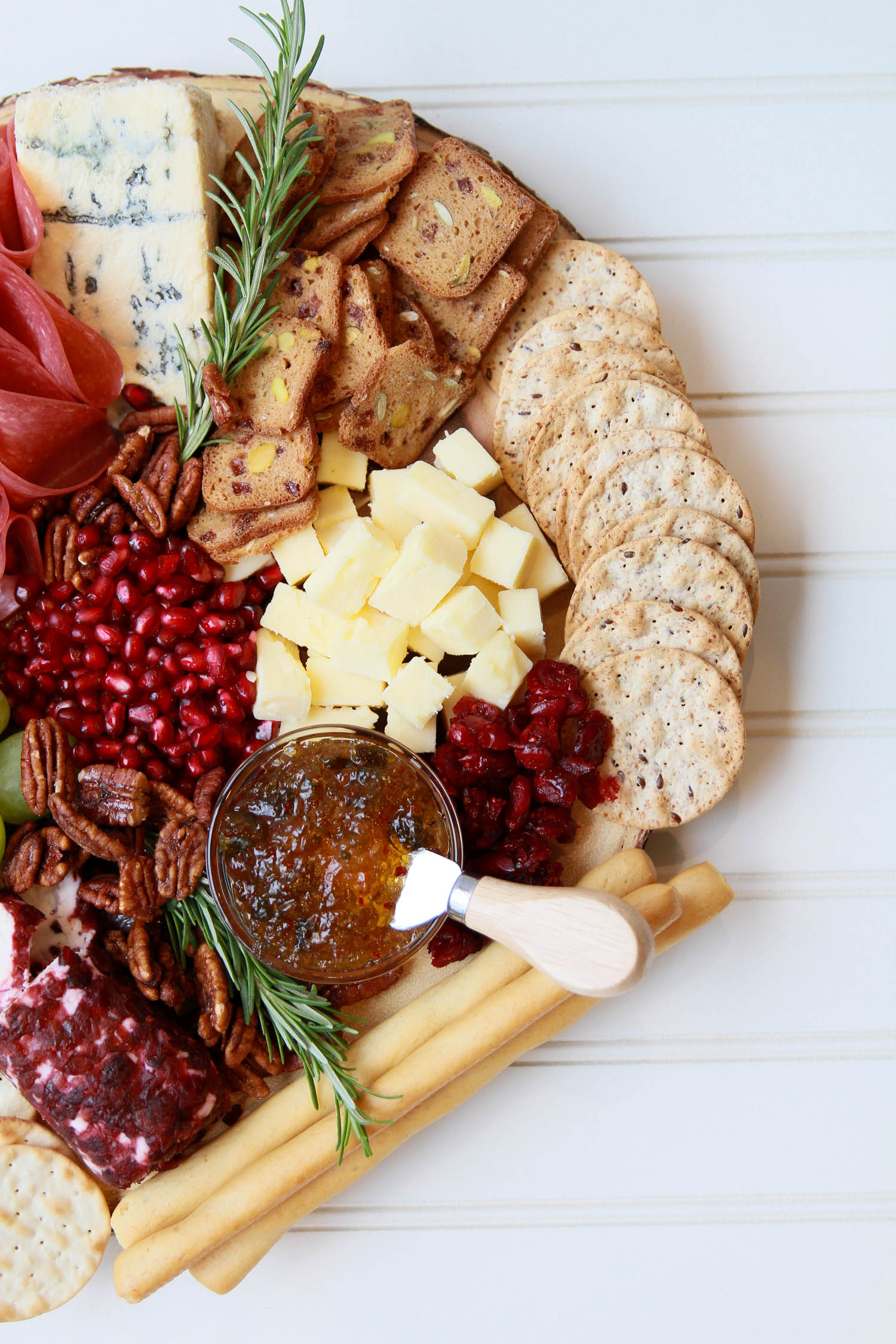 5 Steps to Building the Perfect Holiday Cheese Board_-7