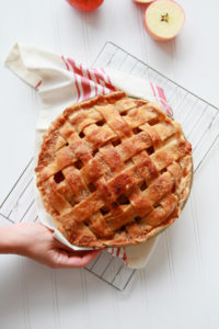 Cinnamon Honeycrisp Apple Pie Recipe