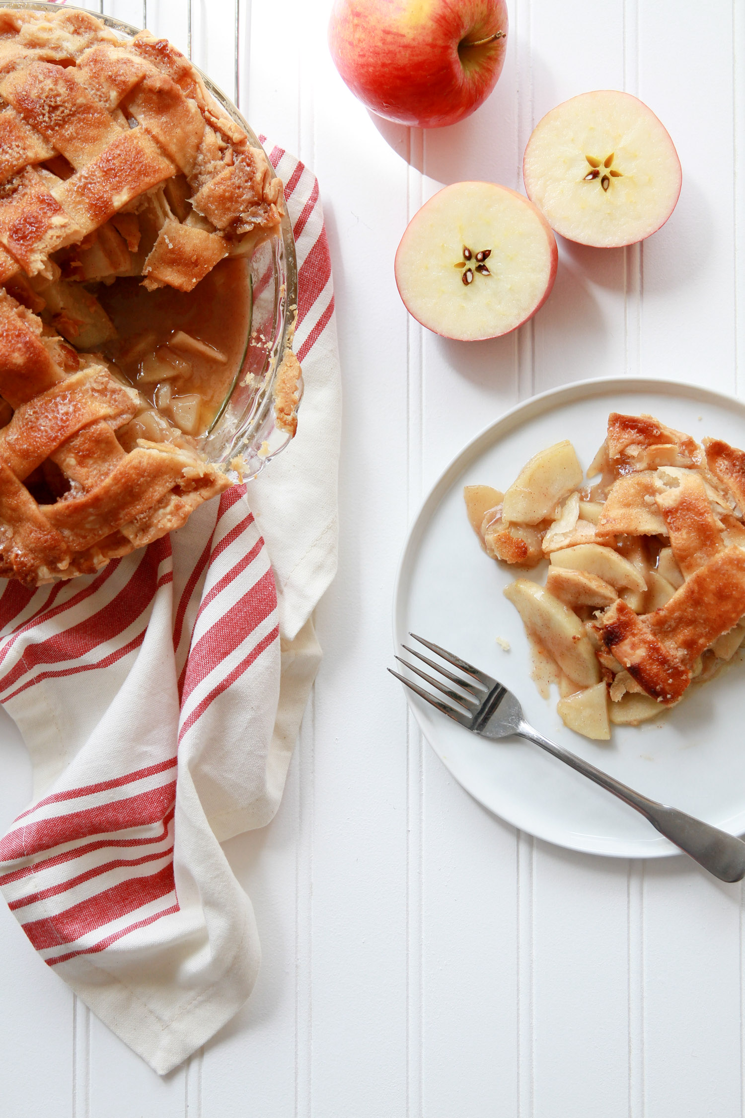 Cinnamon Honeycrisp Apple Pie | Hey It's Julay